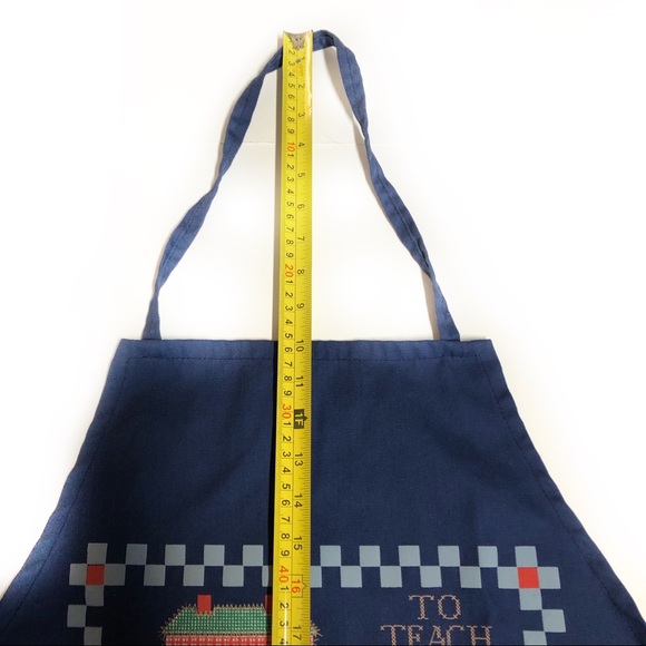 Teacher Apron That Says, “To Teach is to Touch a Life Forever” - Picture 5 of 7